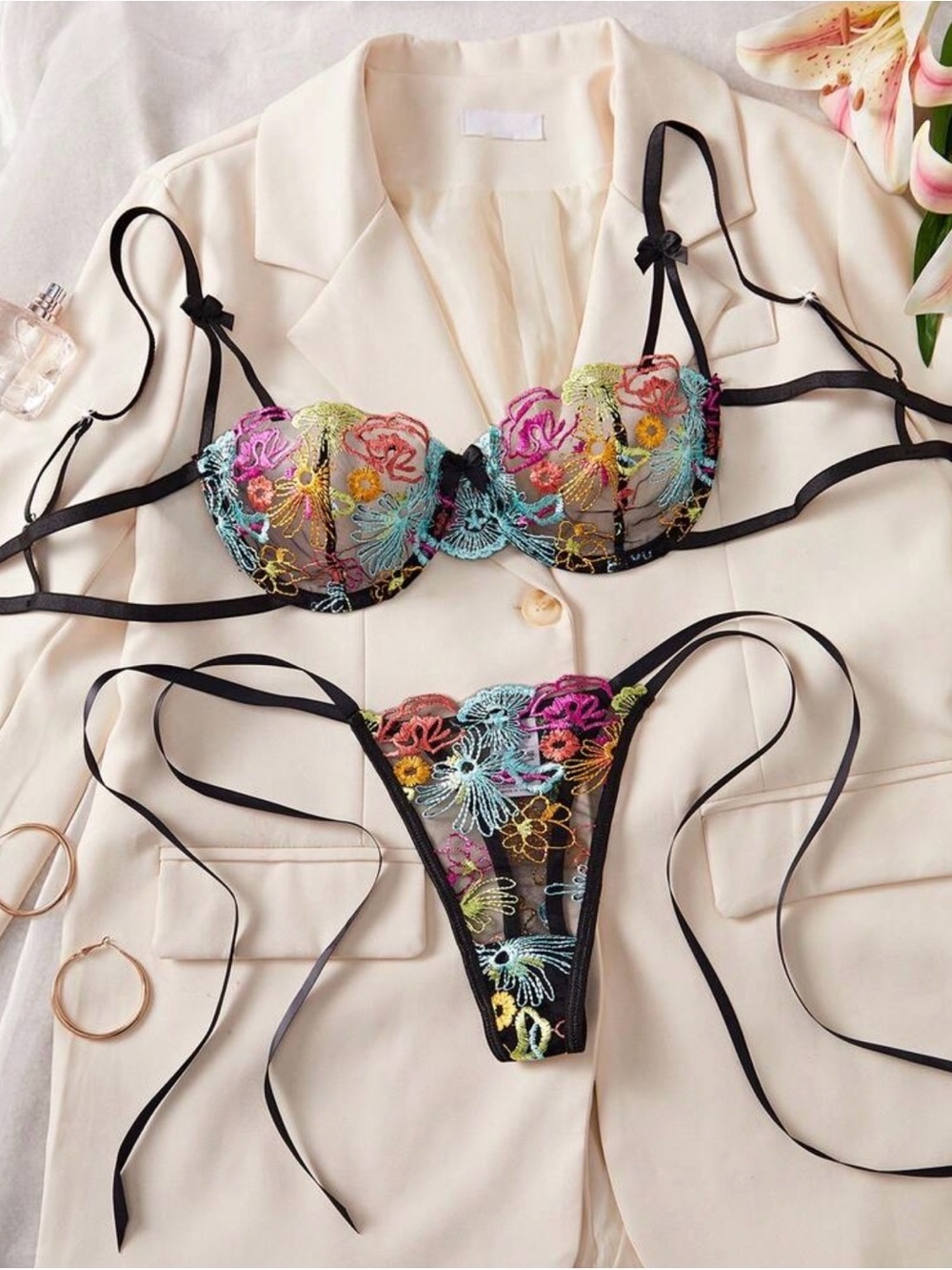 New Embroidered Floral Lace Bra & Thong Set in Multicolor on Black size M